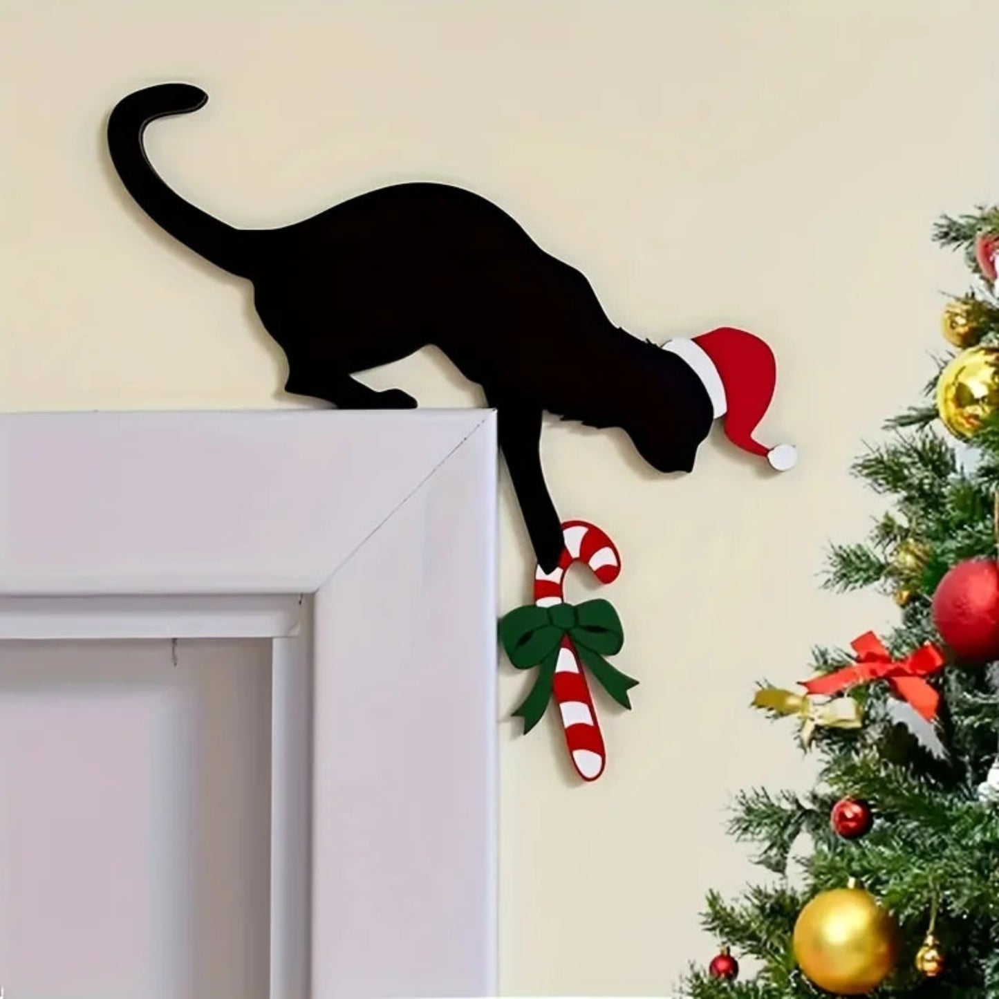 Fun Charming Cat Shaped Christmas Door Corner Decoration-Rustic Imitation Wood, Perfect for Holiday Atmosphere