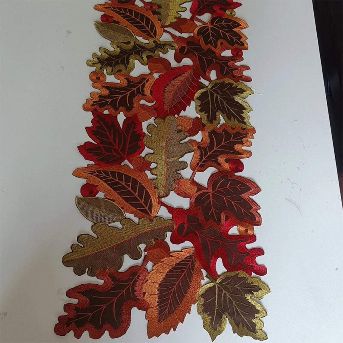 1Pc Autumn Maple Leaf Embroidered Table Runner Hollow Out Flocked Brown Maple Design Rustic Farmhouse Thanksgiving Harves