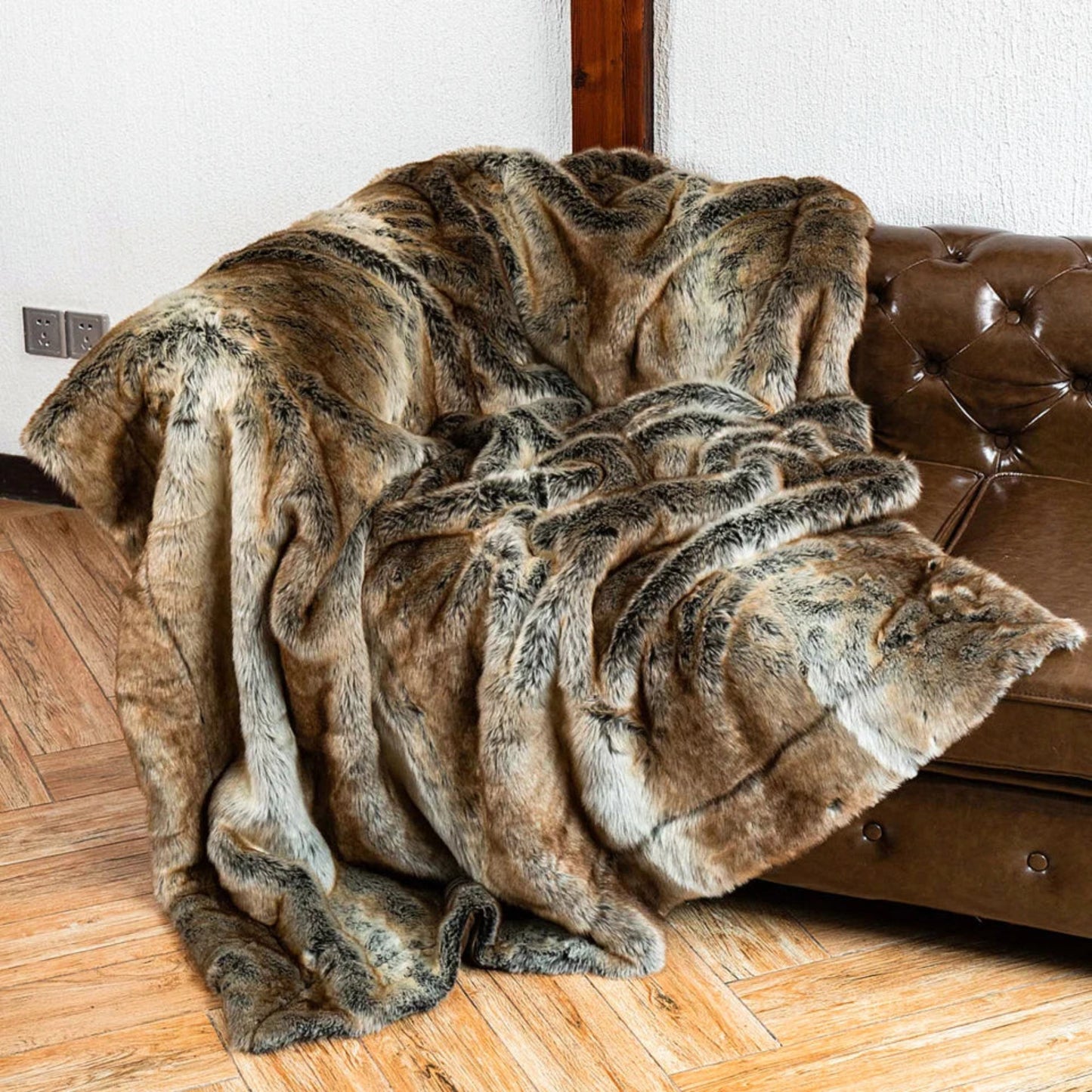 Battilo Faux Fur Blanket Luxury Fluffy Plaid Throw Blanket Winter Thick Warm Sofa Blanket Plush Fur Throws for Bed Bedroom Decor