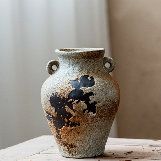 Vintage farmhouse ceramic vase, living room centerpiece vase, suitable for rustic European-style double-handle vases. Garden and office floral arrangement, dining table center decor, creative stone vessel vase, bar cabinet di